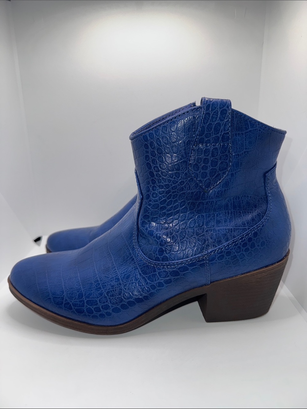 True Craft Winnie Western Ankle Boots Blue Croc Print Women’s 8 Boho - Picture 2 of 10
